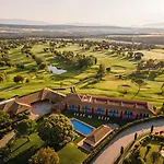 Torremirona Golf & ホテル ナヴァタ