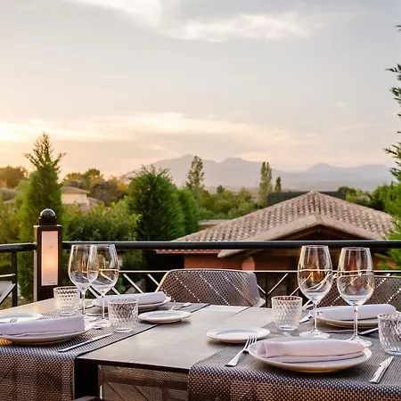 Torremirona Golf & نافاتا