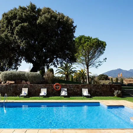 Torremirona Golf & 4* نافاتا