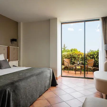 Torremirona Golf & فندق نافاتا