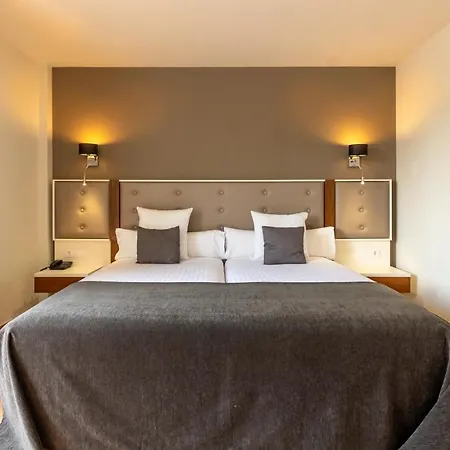 Torremirona Golf & 4* Navata