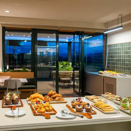 Torremirona Golf & Hotel