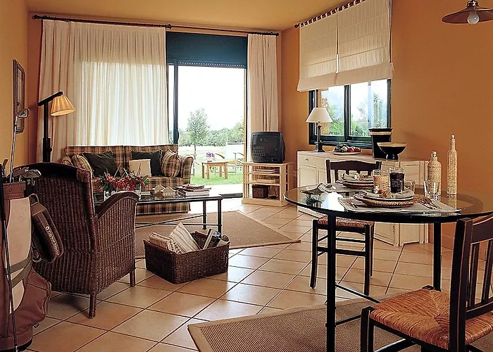 Torremirona Golf & 4* Navata