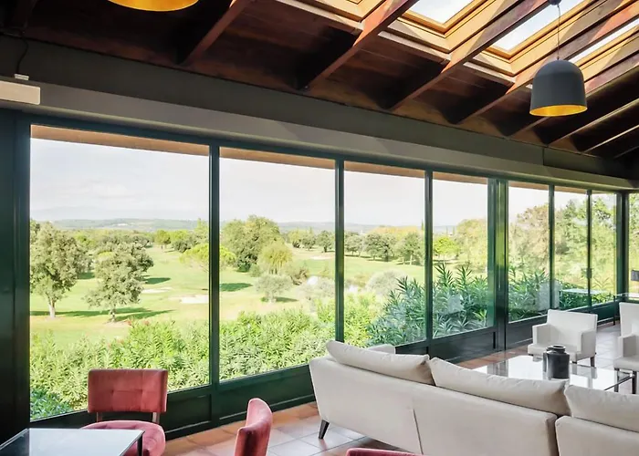 Otel Torremirona Golf & Navata